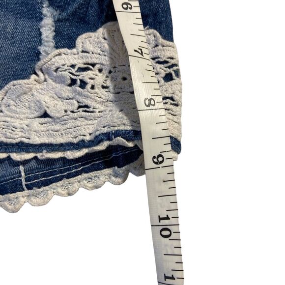 Amethyst Button Fly Embroidered Crochet‎ Pocket Distressed Denim Shorts Women 0 - Picture 10 of 15